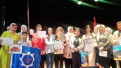 «التعليم» تكرم الطلاب الفائزين بمسابقتي «التصوير والتصميم الفني والأشغال الفنية».. صور