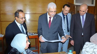 رئيس جامعة المنوفية يتفقد سير أعمال الإمتحانات بكلية الهندسة.. اعرف التفاصيل