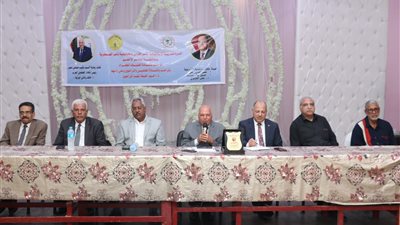 نقيب المعلمين يشهد حفل تسليم معلمى البحر الأحمر شهادات دورة استرايجيات الأمن القومى