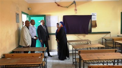محافظ أسوان يطمئن على جاهزية المدارس والاستراحات لاستقبال ماراثون امتحانات الثانوية العامة