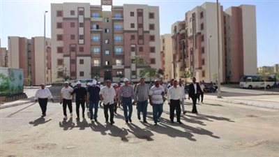 نائب رئيس المجتمعات العمرانية يتابع سير العمل في مشروعات قنا الجديدة