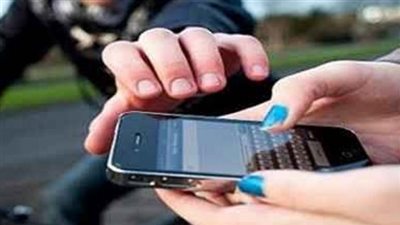 ينتش ويجري.. سقوط حرامي خطف الهواتف من المواطنين بالقاهرة