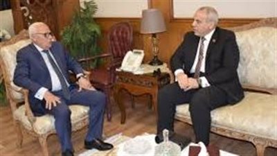 محافظ بورسعيد يناقش ملفات مشتركة مع رئيس «تعاونيات الإسكان»