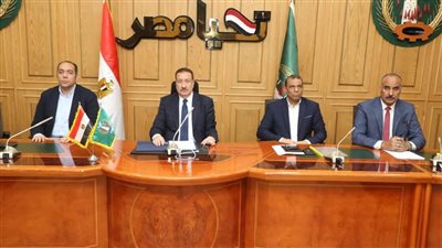 اجتماع موسع لمحافظ المنوفية بقيادات التربية والتعليم بالمحافظة.. تفاصيل
