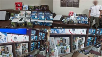 تورط تاجر من بنها في ترويج صفقة أجهزة محظور تداولها في مصر|صور
