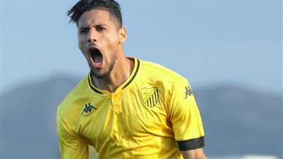 الثاني فى القائمة.. تقارير مغربية تكشف تحرك الأهلي لضم مهاجم المغرب الفاسي