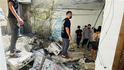 جيش الاحتلال الإسرائيلي يفجر منزل في مخيم الفارعة 