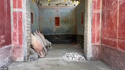 اكتشاف أثري مذهل في مدينة بومبي بجنوب إيطاليا 