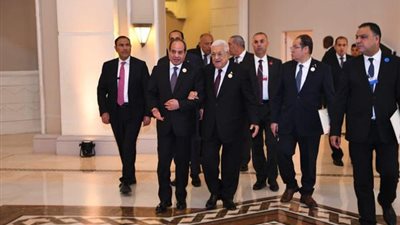 على هامش مؤتمر الأردن.. الرئيس السيسي يلتقي نظيره الفلسطيني