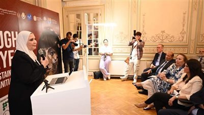 وزيرة التضامن تشهد افتتاح فعاليات معرض مؤسسة المنتدى الدولي للفن التشكيلي