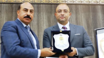 محافظ أسوان: نجحنا فى تعظيم الإيرادات وتنفيذ الخطة الاستثمارية بنسبة 100%