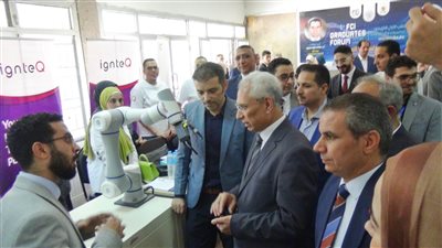 رئيس جامعة المنيا يفتتح الملتقى التوظيفي الأول للخريجين بكلية الحاسبات والمعلومات