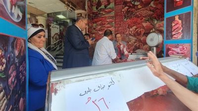 وكيل وزارة التموين يفاجئ المجمعات الاستهلاكية.. ويخصص واتساب للشكاوى