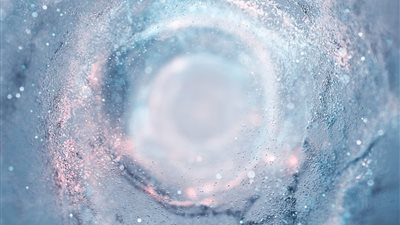 العلماء يكتشفون طريقة جديدة لتخزين الطاقة الكهربائية في الوقود السائل