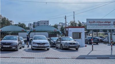 الدفاع المدني بغزة: نبحث عن مفقودين تحت أنقاض موقف سيارات البلدية 