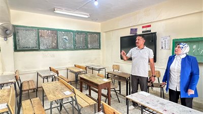 مدير تعليم الجيزة يتفقد عددا من لجان الثانوية العامة ويشدد على الالتزام ضوابط الامتحانات