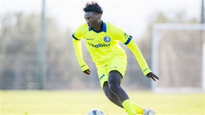 ضربة قوية لمسئولى برشلونة.. مدافع جينت البلجيكي يختار الانضمام لأياكس الهولندي