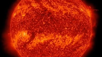 حدث يحير علماء الفلك.. انفصال قطعة من الشمس