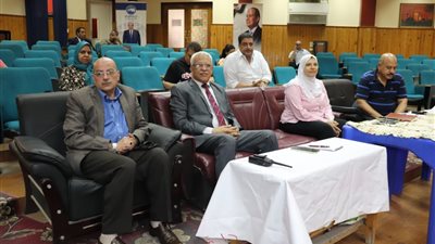 مدير تعليم القاهرة: التصدى بكل حزم لمحاولات الغش أثناء متابعة امتحان اللغة الأجنبية الثانية 