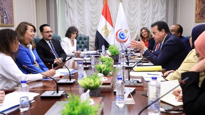 وزير الصحة يستقبل مدير مكتب الأمم المتحدة المعني بالجريمة والمخدرات 
