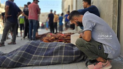 بيت لاهيا يودع شهداء مجزرة جيش الاحتلال بمنزل عائلة «أبو عواد»