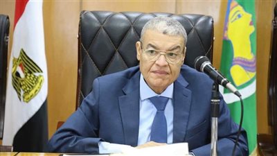 محافظ المنيا يُشكل لجنة للإشراف على توزيع الأسمدة الزراعية