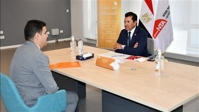وزير الشباب والرياضة يشهد اختبارات المتقدمين للبرنامج الرئاسي لتأهيل الشباب للقيادة
