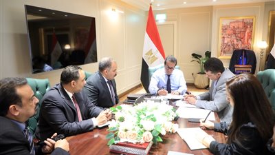 وزير الصحة يوجه بسرعة الانتهاء من المرحلة الثانية لميكنة منظومة تراخيص للمنشآت الطبية