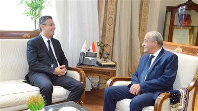 بالصور| شريف فاروق يصل مقر وزارة التموين.. والمصيلحي يستقبله