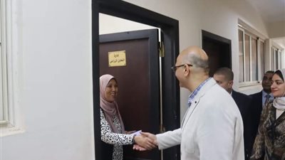 محافظ القليوبية يتفقد إدارات الديوان العام لمتابعة سير العمل
