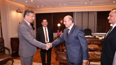 في أول يوم عمل.. وزير الزراعة يجتمع بقيادات الوزارة