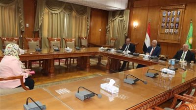 رئيس جامعة المنوفية يرأس لجنة الوظائف القيادية بالجامعة.. تفاصيل