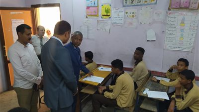 «سلومة» وسفير السودان يتفقدان لجان امتحان الشهادة المتوسطة السودانية (صور)