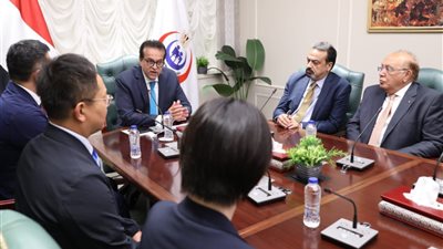 وزير الصحة يتابع مع اليابان الخطة التدريبية للمسعفين المصريين 
