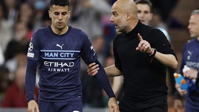 جوارديولا يرفض بقائه.. مانشستر سيتي يعرض كانسيلو على إنتر ويوفنتوس