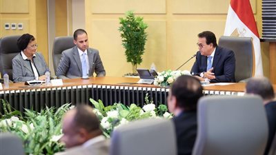 وزير الصحة والسكان يوجه بتكثيف العمل لتنفيذ تكليفات الرئيس السيسي