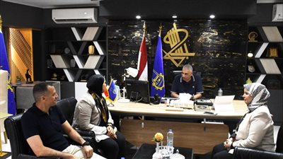 محافظ أسوان: التنسيق المتواصل مع التنمية المحلية لجذب المزيد من المشروعات الاستثمارية 