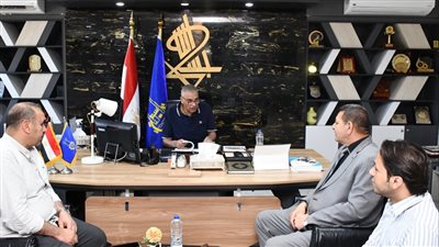 محافظ أسوان يوجه بإسراع العمل في مشروعات «حياة كريمة»