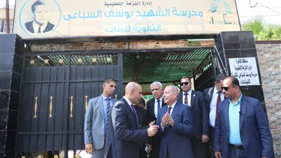 وزير التعليم ومحافظ القاهرة يتفقدان امتحانات الثانوية العامة بمدرسة يوسف السباعي (صور)