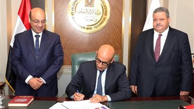 عاجل| وزير التعليم يعتمد نتيجة الدبلومات الفنية بنسبة نجاح 70.9%