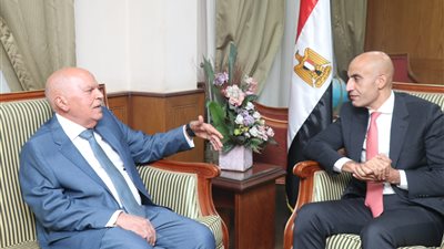 تفاصيل لقاء نقيب المعلمين مع وزير التعليم الجديد 