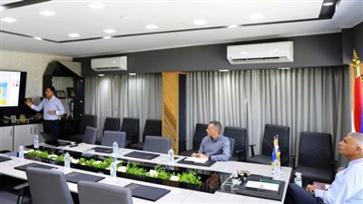 محافظ أسوان: المرحلة القادمة ستشهد تركيزًا على المشروعات الاقتصادية التنموية