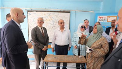 وزير التعليم يتفقد 3 مدارس بالمرج للوقوف على التحديات الواقعية (صور)