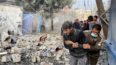 استشهاد وإصابة عدد من الفلسطينيين فى قصف مدرسة تؤوى نازحين شمال مخيم النصيرات