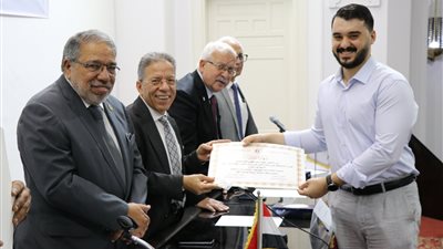 النقابة تحتفل بالأطباء الجدد وتكرم أوائل الخريجين بمختلف المحافظات