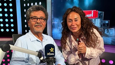 عمرو عرفة: عادل إمام حالة فريدة وأتواصل معه وهو زي الفل