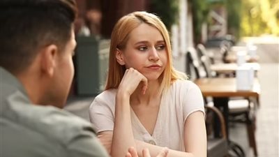 ما هى المزامنة الفسيولوجية التي تجعل الأشخاص العازبين أكثر جاذبية؟