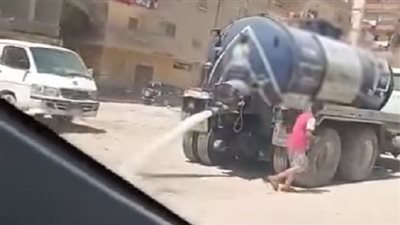 فيديو صادم لسيارة «كسح» بأحد الشوارع يشعل غضب سكان القاهرة