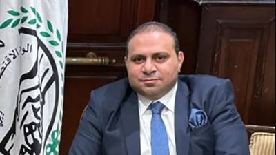 أحمد زكي يطالب بالتوسع في إنتاج السلع الزراعية الاستراتيجية لصناعة الزيوت 