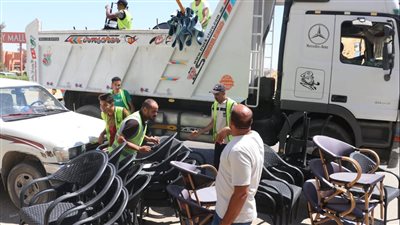 محمد مصطفى رئيس جهاز 6 أكتوبر يقود حملة لرفع الإشغالات بالحصري